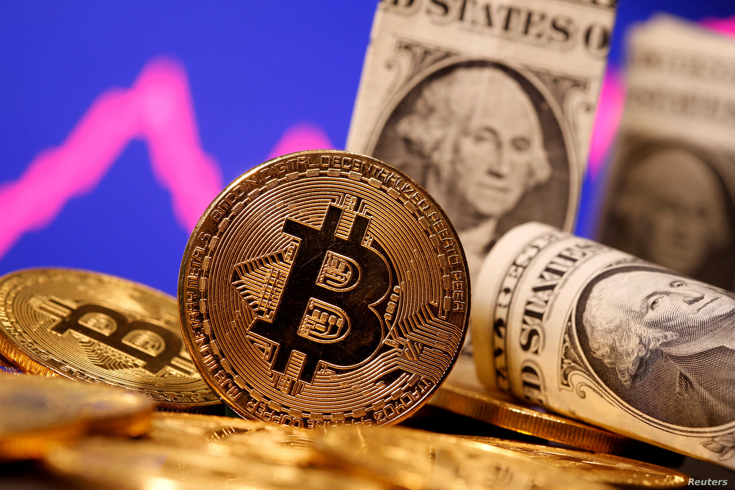 البيتكوين في تجاوز حاجز 38 ألف دولار لأول مرة منذ منتصف 2022
