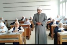 رئيس منطقة السويس الأزهرية يتابع سير امتحانات المستوى الرفيع والحاسب الآلي 7 FB IMG 1703078703300