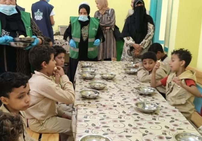 لحمة ورز في المدارس!.. تجربة جديدة تُدخل البهجة على طلاب الفيوم بوجبات ساخنة مغذية 3 IMG ٢٠٢٥٠٥١٤ ١٢٠٥٣٦