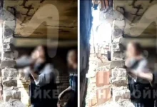 شاهد بالفيديو.. لحظة انهيار سقف مبنى مهجور على فتاتين روسيتين أثناء هدم جدار بمدخل مدينة تيربيليتسي 7 20250602022533