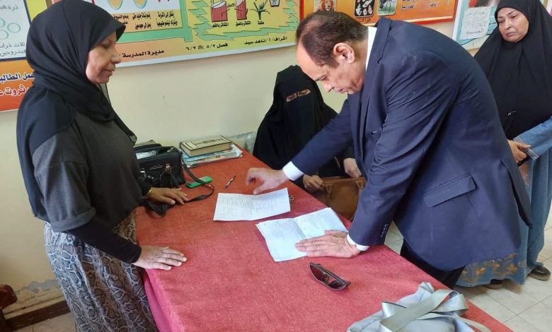 وكيل مديرية التعليم بالسويس يتابع وصول الكتب وجاهزية المدارس لانطلاق العام الدراسي الجديد 17 FB IMG 1756748676913