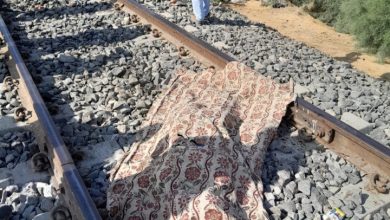 مصرع شاب ثلاثيني في حادث مروع إثر اصطدام قطار الإسماعيلية به بالسويس 5 IMG ٢٠٢٥٠٩١٤ ١١١٦٤٧