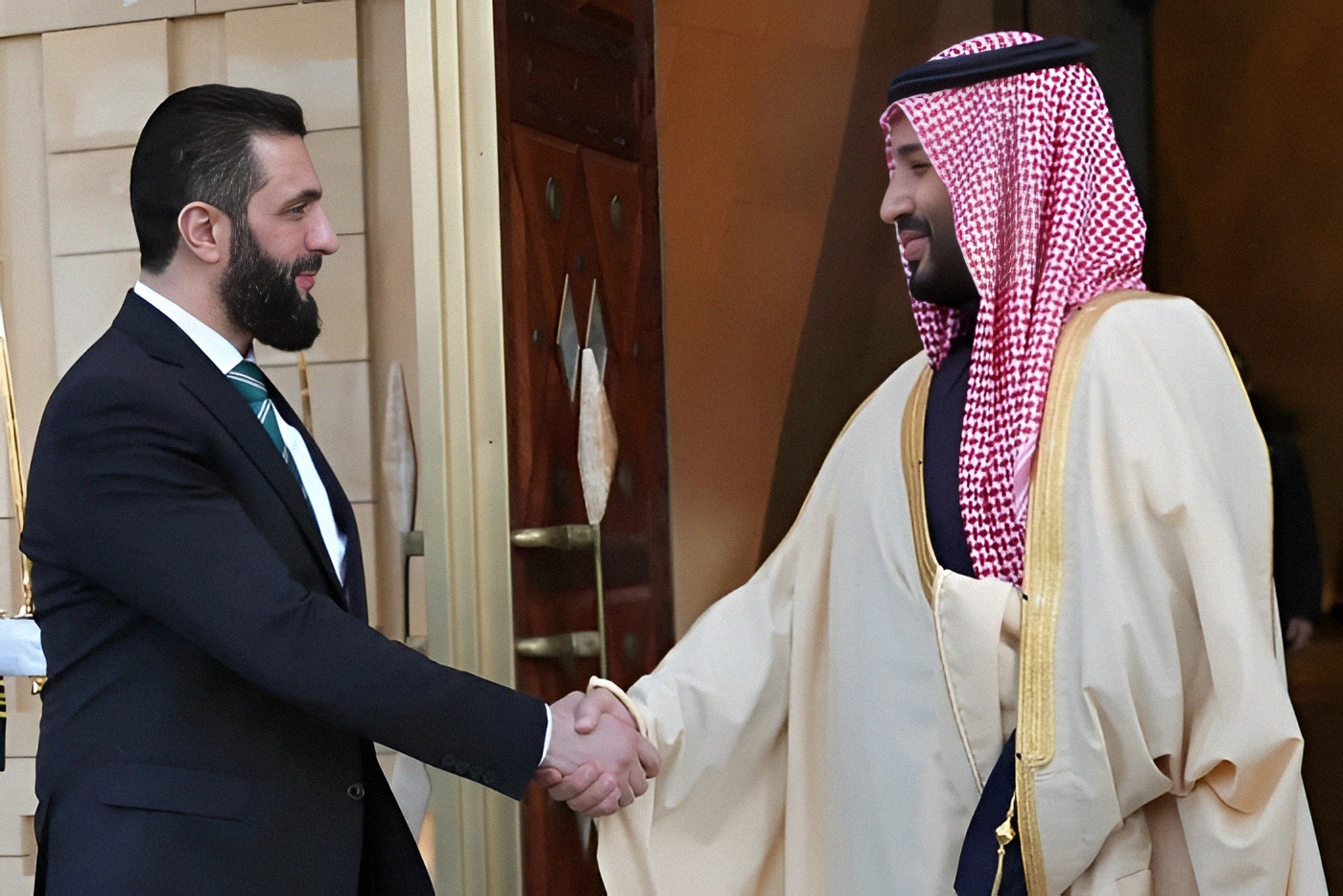 "زيارة بشار الأسد إلى السعودية 2025: لقاء ولي العهد السعودي والمشاركة في مؤتمر مبادرة مستقبل الاستثمار بالرياض" 1 Upfoto Rd2201oAJvKX9hWbtuE3aLMcUkqPeTkQjQIFLrwCCryOo