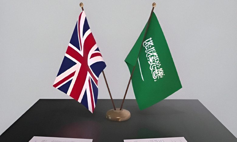 «بريطانيا تُوقّع صفقات تجارية واستثمارية كُبرى مع السعودية قرب 8.6 مليار دولار – ماذا يعني ذلك؟» 4 Upfoto jk8xI7Wq7hhwwP2Ymj9W6N8hSE3uKvb5Fx536xDgf0lmp 2