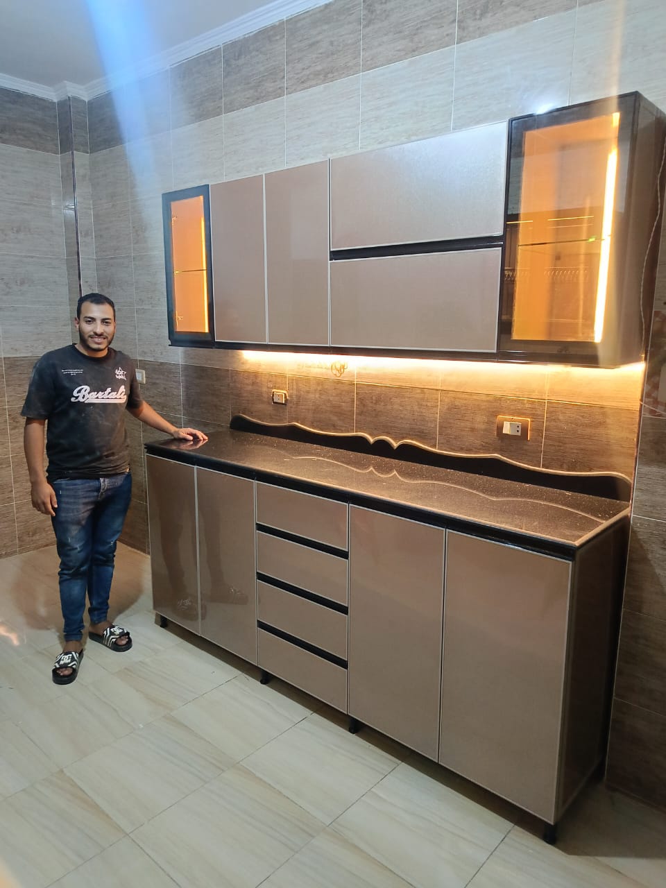 عروض نارية من البيت العصري للألوميتال بالسويس.. جدد بيتك بأفضل سعر وجودة ومفاجآت مجانية! 1 IMG 20251113 WA0015