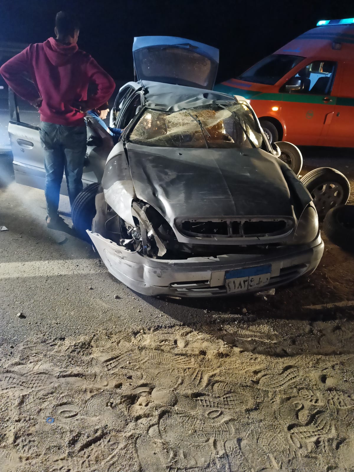 انقلاب سيارة بطريق مصر–السويس بعد كوبري الوردة البيضاء يُسفر عن إصابة 4 أشخاص 1 IMG 20251119 WA0005