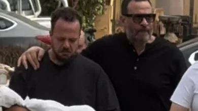 حزن ماجد المصري ونجله في جنازة يونس.. فرحة التوأم تحولت إلى مأساة