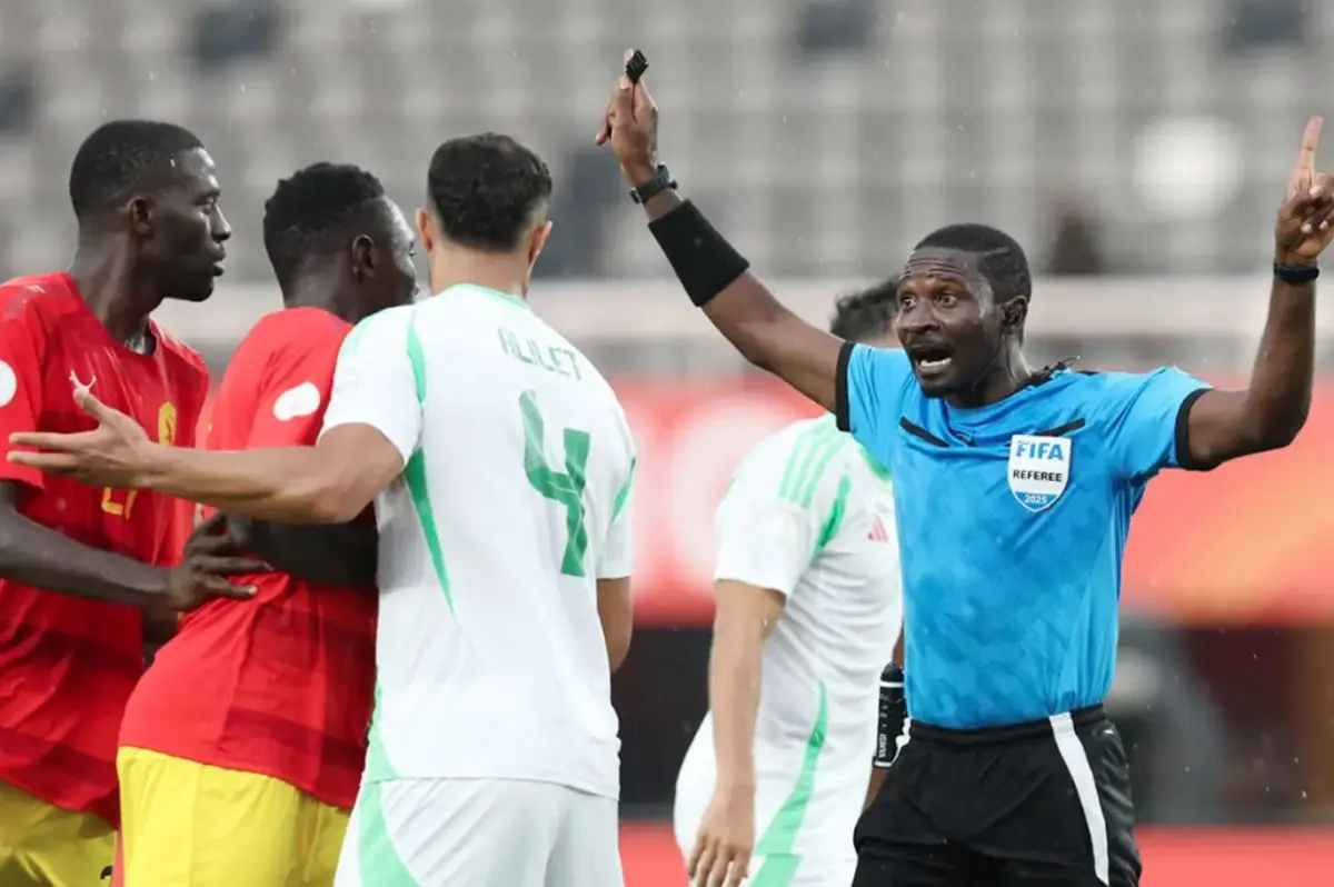 عبدول مفيري حكم مباراة الزمالك والجيش الرواندي.. ذكرى سيئة مع الأبيض